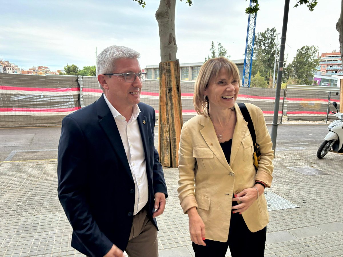 Socialistes PSC/❤ (@socialistes_cat) on Twitter photo “Els i les socialistes tenim un compromís amb un projecte col·lectiu i una consciència de servei públic. És el que ens diferencia d'altres que només busquen el benefici d'uns pocs”.
🗣️ <a href="/LluisaMoretSabi/">Lluïsa Moret Sabidó</a> a l’assemblea del <a href="/PSCEsplugues/">PSC Esplugues de Ll /❤️</a> “Els i les socialistes tenim un compromís amb un projecte col·lectiu i una consciència de servei públic. És el que ens diferencia d'altres que només busquen el benefici d'uns pocs”.
🗣️ <a href="/LluisaMoretSabi/">Lluïsa Moret Sabidó</a> a l’assemblea del <a href="/PSCEsplugues/">PSC Esplugues de Ll /❤️</a>