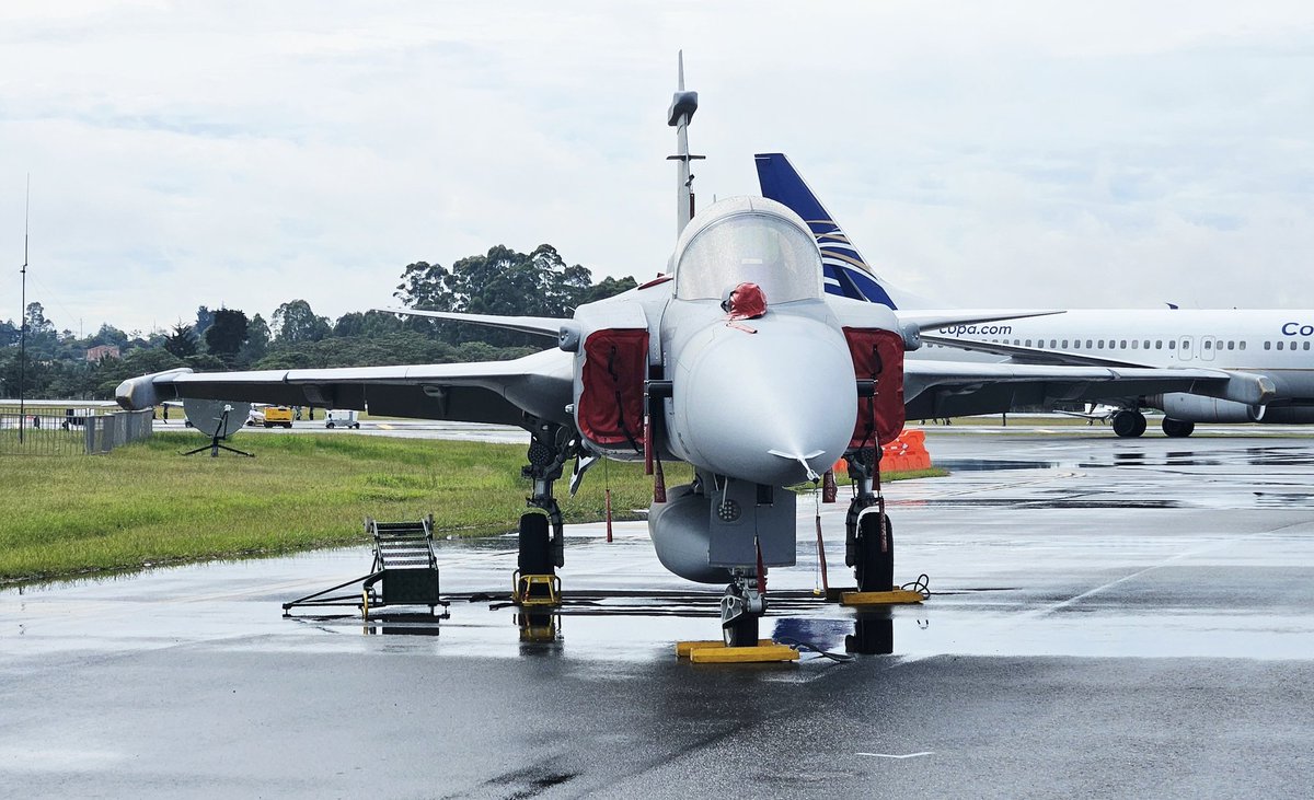 Erich Saumeth Cadavid (@erichsaumeth) on Twitter photo =<a href="/Infodefensa/">Infodefensa</a> En #fair2025 el <a href="/Saab/">Saab</a> Gripen E/F, nuevo caza de combate dela <a href="/FuerzaAereaCol/">Fuerza Aeroespacial Colombiana</a> =<a href="/Infodefensa/">Infodefensa</a> En #fair2025 el <a href="/Saab/">Saab</a> Gripen E/F, nuevo caza de combate dela <a href="/FuerzaAereaCol/">Fuerza Aeroespacial Colombiana</a>