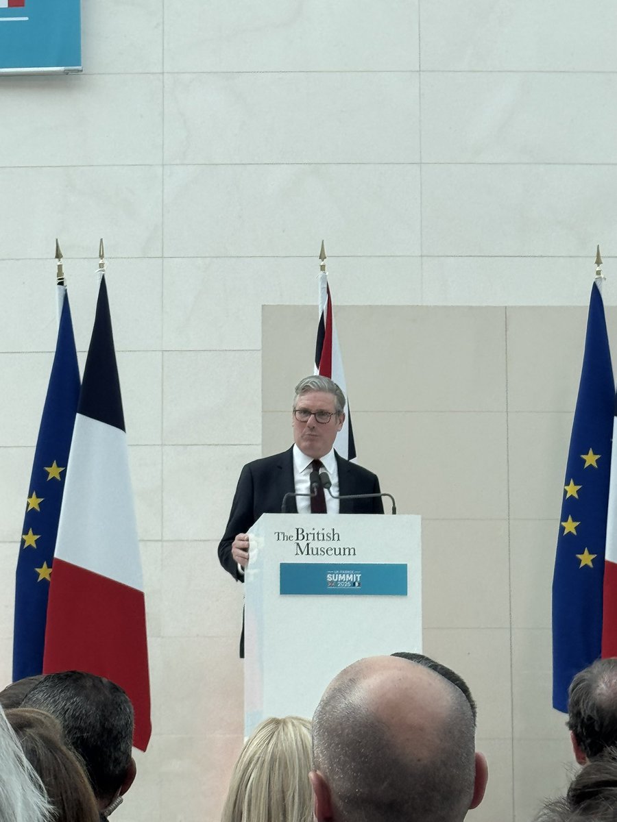RishiMadlani's tweet photo. Just the 2 world leaders visiting Bloomsbury’s gem @britishmuseum today - a very warm welcome to @Keir_Starmer &amp; @EmmanuelMacron 🇬🇧🇫🇷

Super excited about the Bayeux tapestry coming to Bloomsbury 👏🏾 https://t.co/mpcNUkdFsI