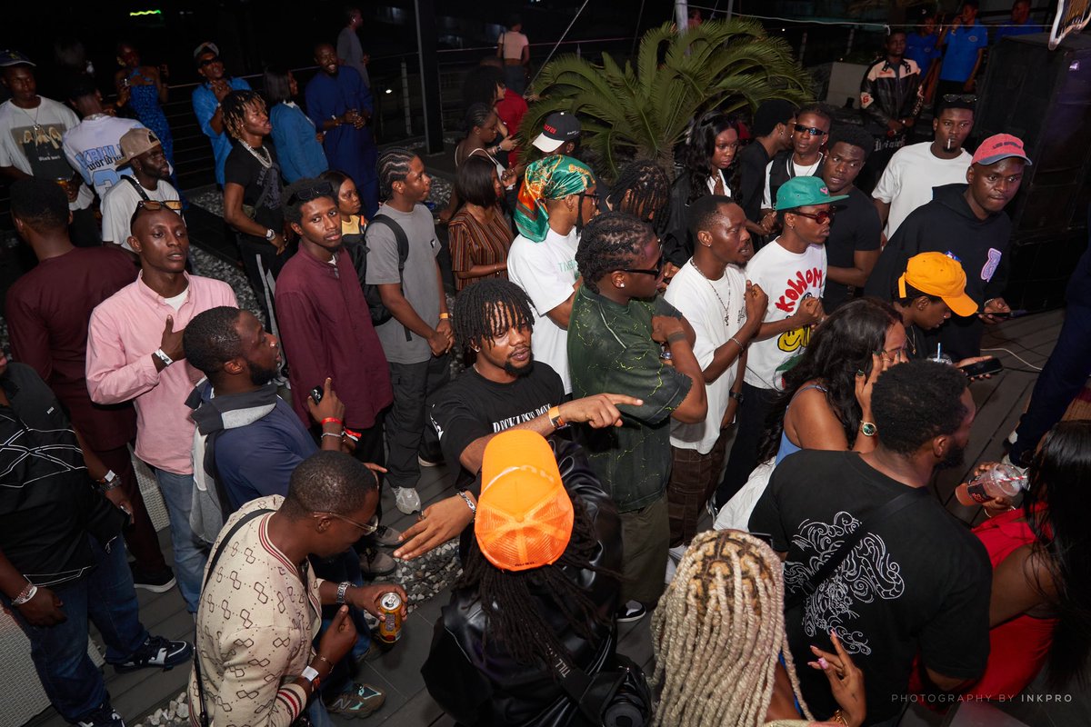 Rooftop Riddim was a whole vide at the wings. Tag who you can see 
#thebestlagosparty