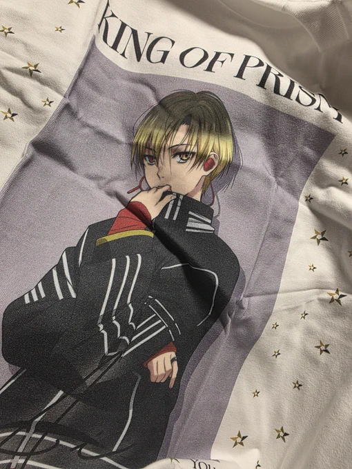 神無月アヰが好きすぎてTシャツ買ってしまった... 特典のトモチケ以外だと唯一のグッズ... アクスタとかほしい