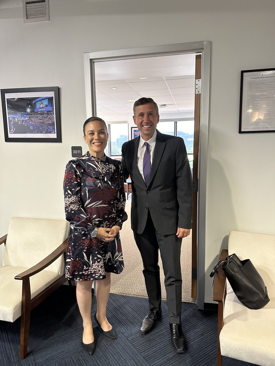 We had a special guest stop by <a href="/TheDemocrats/">Democrats</a> HQ: San Antonio Mayor <a href="/GinaOrtizJones/">Gina Ortiz Jones</a>! 

I’m grateful to be in this fight with leaders like her.