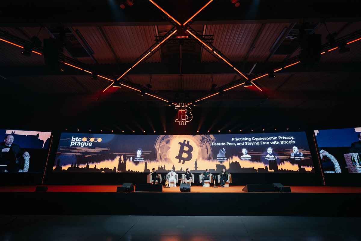 Practicing Cypherpunk: Privacy, Peer-to-Peer &amp; Staying Free with Bitcoin

A Panel with <a href="/zharvz/">Zach Harvey</a> <a href="/r0ckstardev/">Uncle Rockstar Developer</a> Max Hillebrand and Paul Rosenberg, Moderated by <a href="/jurbed/">Juraj Bednar</a>

▶️ youtu.be/SmDLObQCrD8?fe…