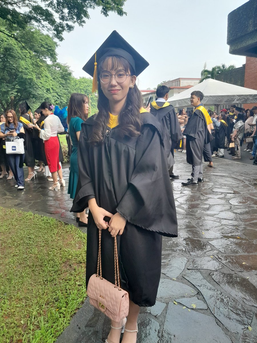 faith4869's tweet photo. PLV 20th Commencement Exercises at UP Diliman Theater

CARULLA, FAITH NICOLE HILADO
Bachelor of Science in Accountancy
Batch 2024-2025

Finally! A graduate!❤️🎓 https://t.co/8jNfcLn8wh