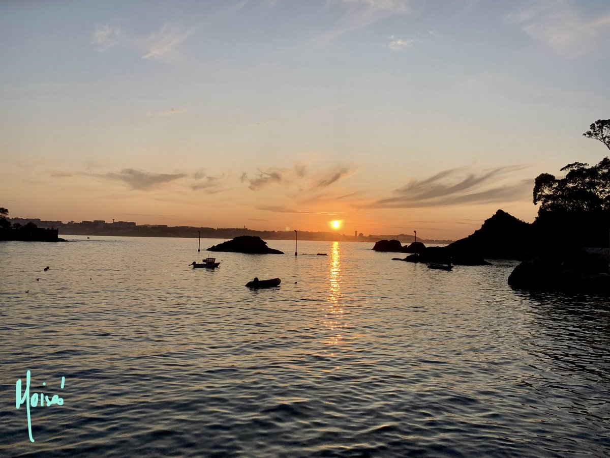 moises94561's tweet photo. Puesta de sol en Santa Cruz .Oleiros.A Coruña.Galicia.España#lugarconencanto #oloramar #mundoenfotos https://t.co/NfDf165wlR
