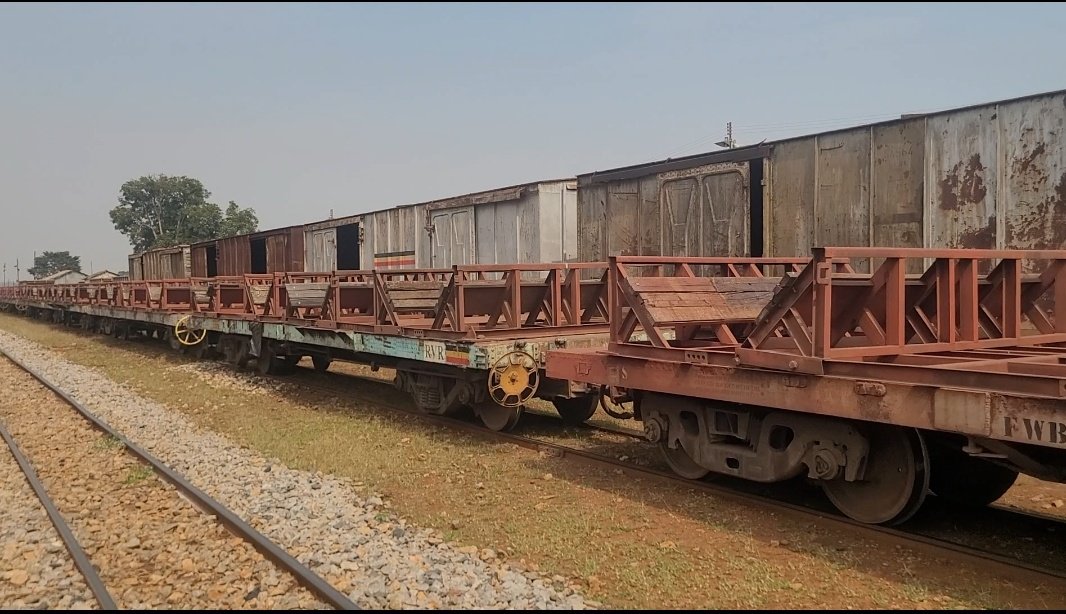 RailwaysUganda's tweet image. SUPPLY OF 100 WAGONS
Today, bids for the Supply of 100 high capacity Wagons were recieved & opened. Of the 42 suppliers that were issued with bid documents, 10 returned the bids.
The 100 wagons are meant to improve URC's capacity to move cargo. @AfDB_Group