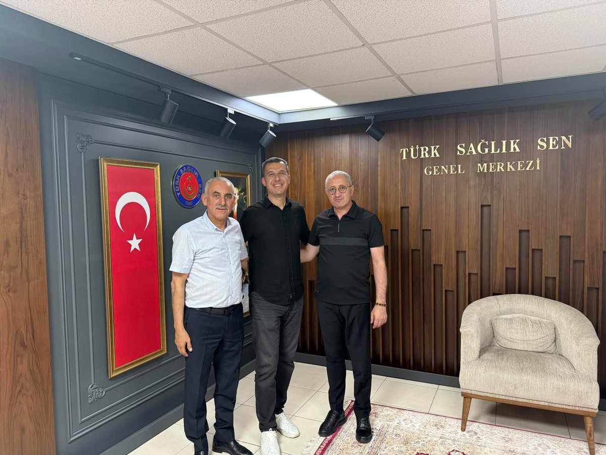 Kıymetli Aydın Şube Başkan Yardımcımız Efkan Kaya ziyaretimize gelerek bizleri ziyadesiyle memnun etmiştir.Nazik ziyaret ve güzel sohbeti için teşekkür ediyorum. Sağolsun varolsun Rabbime emanet olsun.