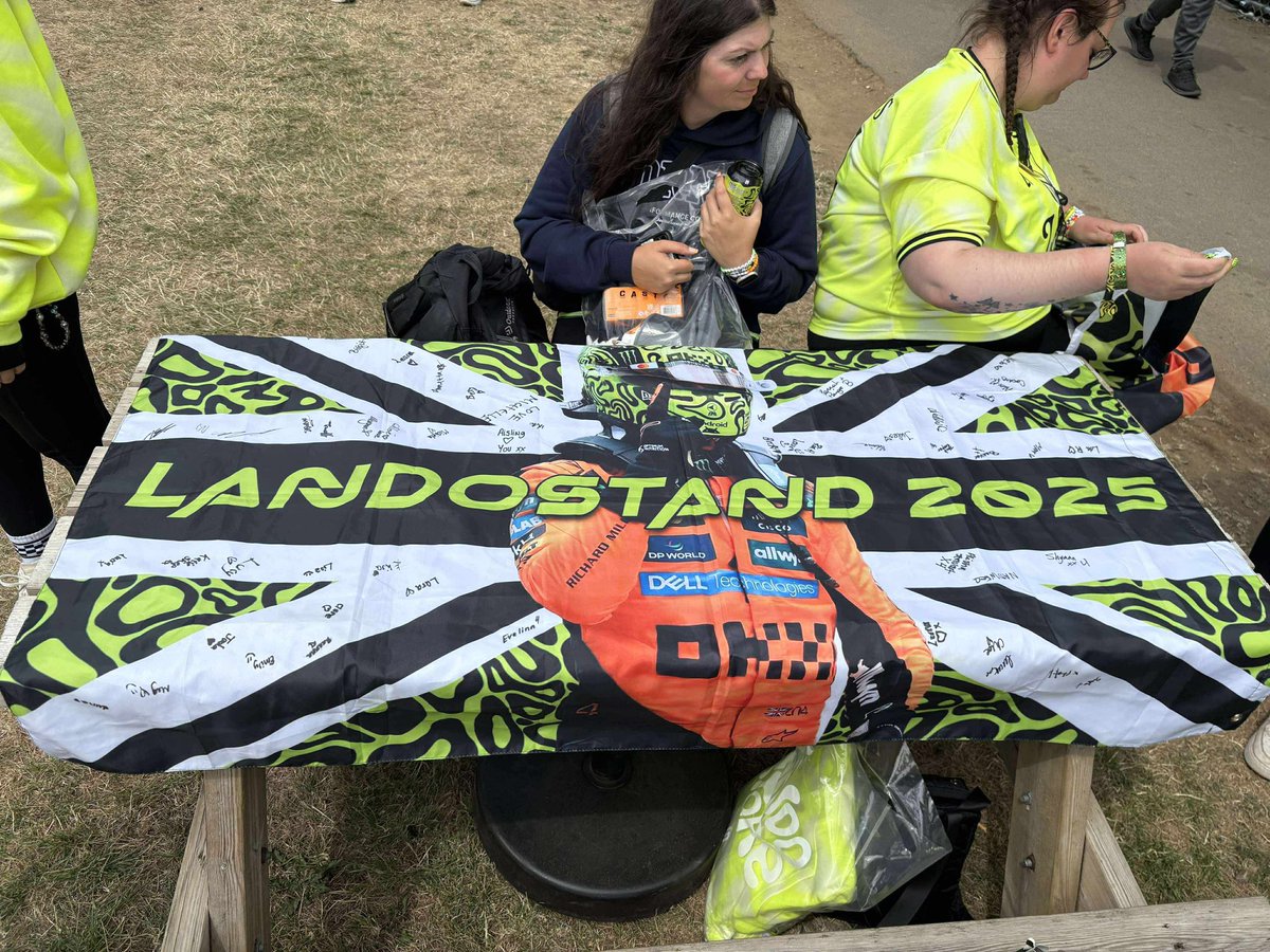 Emilyjane1990's tweet photo. @Max_Fewtrell did you manage to pass this on to @LandoNorris 🙏🏻🙏🏻  this was created by a group of fans that support you both that have come together from all over the globe &amp; finally met at Landostand 🫶🏻 LN4 community is the best https://t.co/paRDFrdCXn