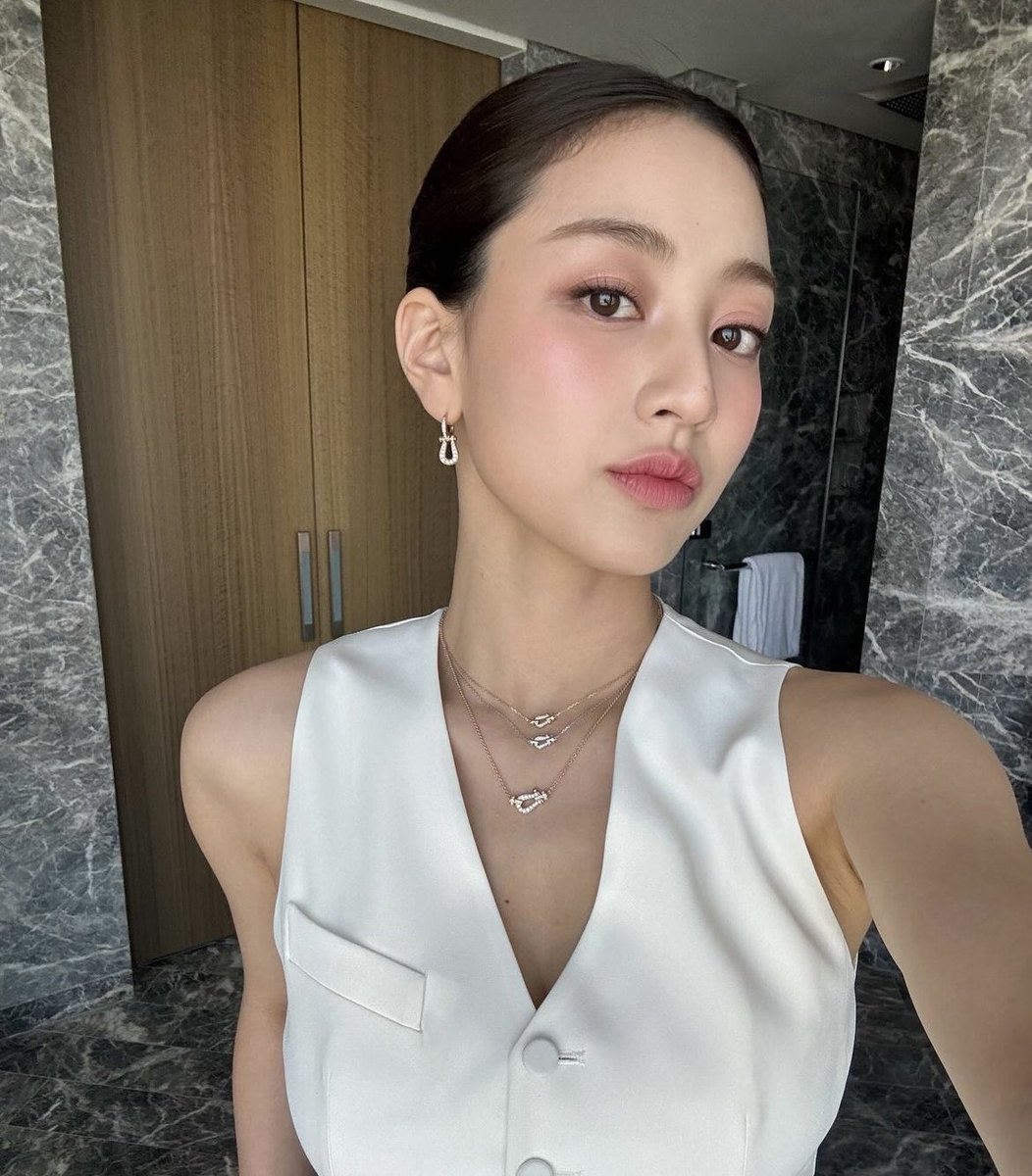 joliezyo's tweet photo. THANK YOU SOUTH KOREA https://t.co/o9h1ADDSn2