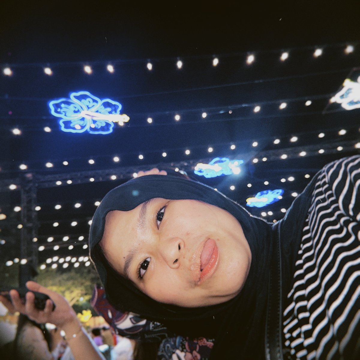 shaaa_10o10's tweet photo. Lucu sekali teman teman aku <3 https://t.co/fRqC2YhqSz