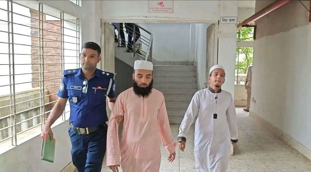 ময়না হত্যা: ইমাম-মোয়াজ্জেমের রিমান্ড মঞ্জুর, তদন্তে নতুন মোড়, শানে সাহাবা সহ স্থানীয় আলেম সমাজের ক্ষোভ