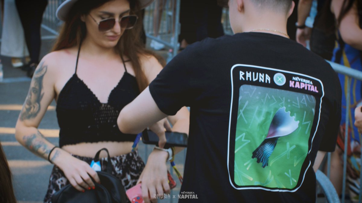 1/ Check-in was seamless - processing over 10,000 attendees/hour.

With just a flip of the wrist, tickets were scanned and verified in under a second.