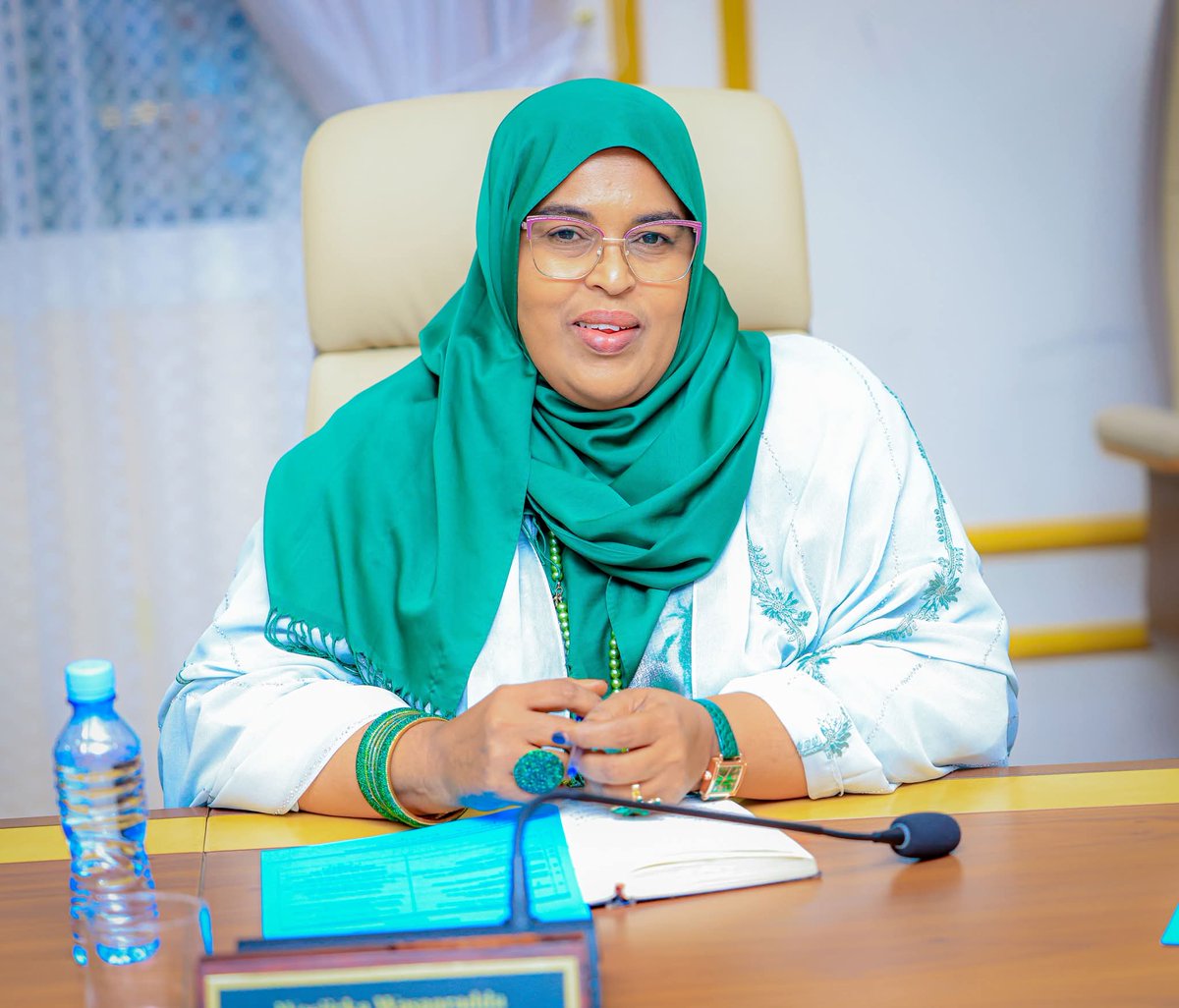 Presidencysl_'s tweet image. Somaliland: President Abdirahman Irro Chairs 26th Cabinet Ministers Meeting
The President of the Republic of Somaliland, His Excellency Dr. Abdirahman Mohamed Abdillahi (Irro), today presided over the 26th session of the Council of Ministers.
Held at the Presidential Palace…