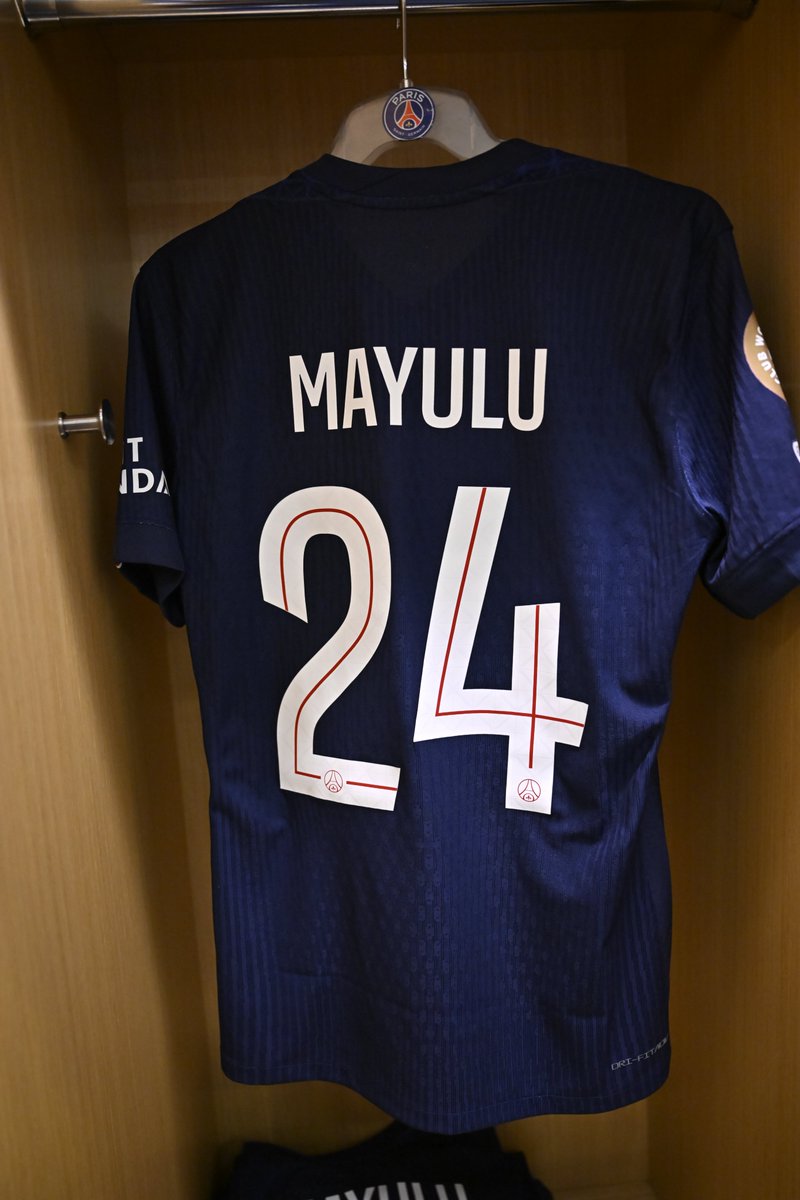 PSG_inside's tweet photo. 👕 En bleu pour cette demi-finale de Coupe du monde des clubs !

📺 Une rencontre à suivre gratuitement sur @DAZN_FR : https://t.co/1obkgGYqrz

#PSGREAL I #FIFACWC https://t.co/iyLySbqILJ