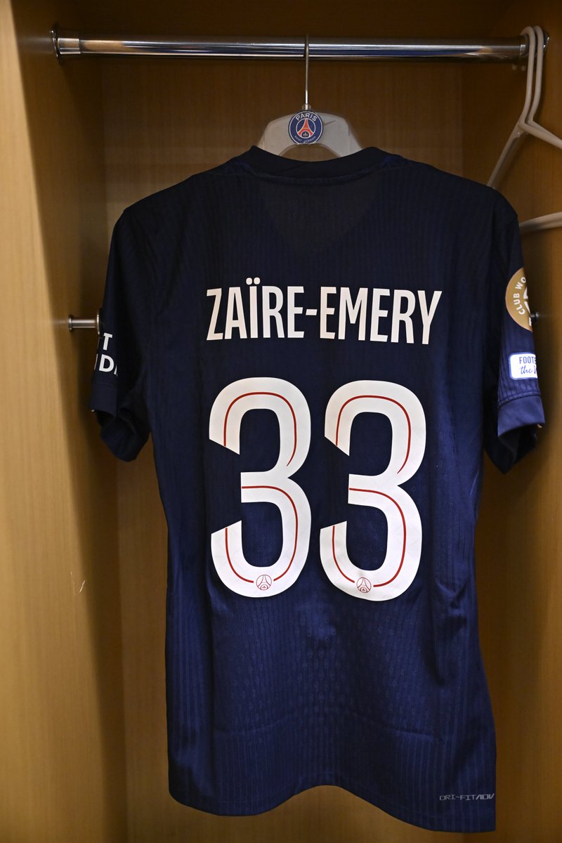 PSG_inside's tweet photo. 👕 En bleu pour cette demi-finale de Coupe du monde des clubs !

📺 Une rencontre à suivre gratuitement sur @DAZN_FR : https://t.co/1obkgGYqrz

#PSGREAL I #FIFACWC https://t.co/iyLySbqILJ