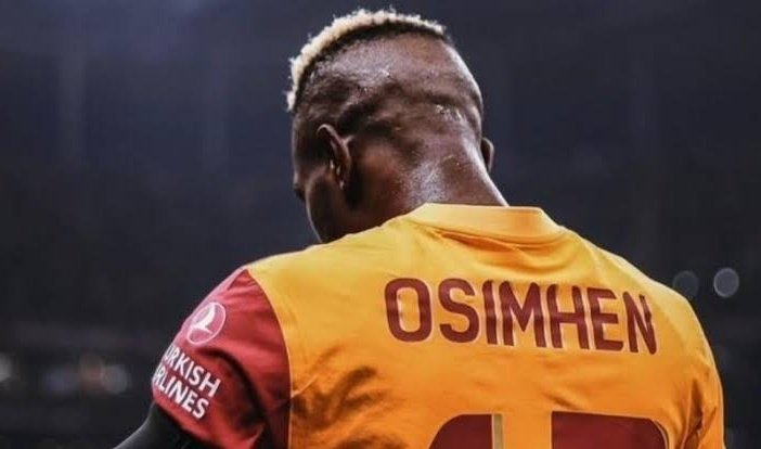 📢 #SONDAKİKA | Victor Osimhen, Galatasaray'da!

🔹 Galatasaray'da arapsaçına dönen Victor Osimhen transferinde oyuncu tarafının kararı ile mutlu sona ulaşıldı.

🔹 Galatasaray, an itibarıyla golcü futbolcuyla 3+1 yıllık anlaşmaya vardı.