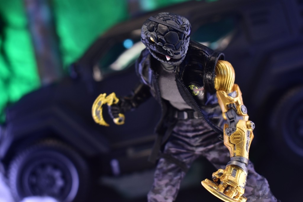 mezcotoyz's tweet photo. Cold-blooded. Sharp-tongued. Locked in. Death Adder strikes before the R.U.M.B.L.R. even hits the ground. 🐍
📷️: d__amazing (IG)
#MezcoToyz #RumbleSociety #DeathAdder #HazardSquad https://t.co/8S9cfzIUGt