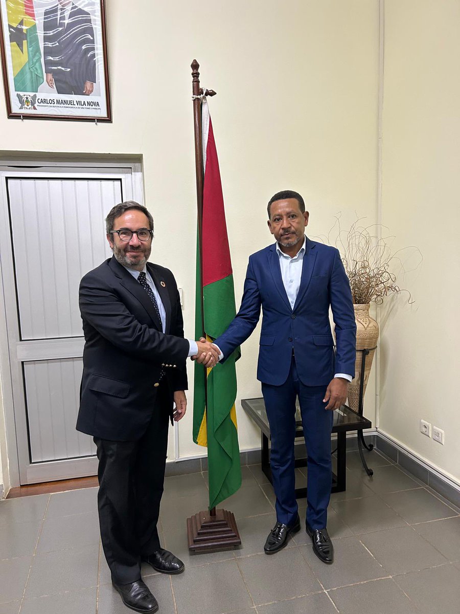 UNOPS_Chief's tweet image. Very practical and results-oriented meetings w/ Minister of Agriculture, Nilton Pontes, and Minister of Infrastructure, Nelson Cardoso, of São Tomé e Príncipe. @UNOPS is ready to support the government on the construction of key infrastructure: electricity, ports, roads, water.