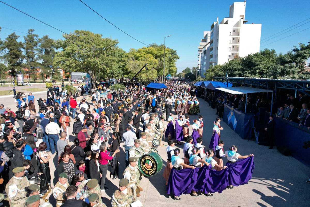 ACTO POR EL DÍA DE LA INDEPENDENCIA

Con mucha emoción y alegría participamos del Acto central y desfile de conmemoración del Día de la Independencia Argentina, en la Av. Néstor Kirchner de la ciudad de Formosa.

¡Viva la Patria!

#TodosUnidos #Formosa