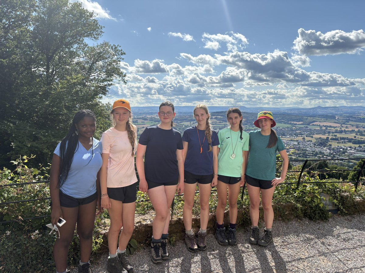 One of the loveliest views.
The Alpaca Army are still all smiles at the end of a long and warm day. 
Just a 1.5k downhill trek to the campsite to go. 😊