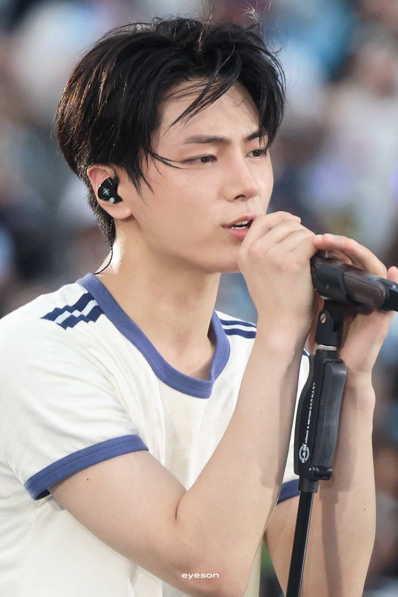 천년돌이다… 
진짜 청초왕자님