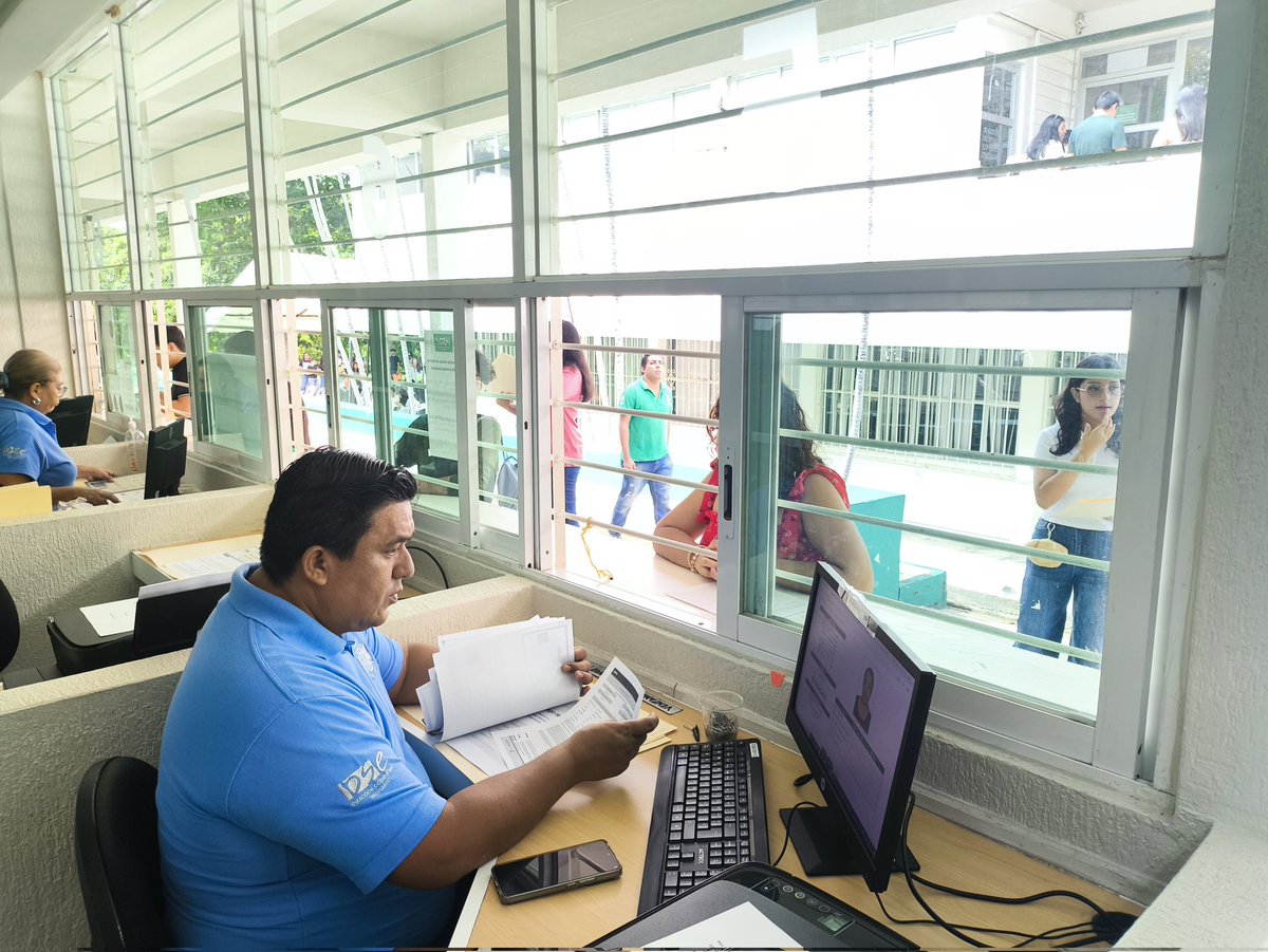 BuzonDse's tweet photo. La Universidad Juárez Autónoma de Tabasco inició este miércoles 9 de julio la tercera etapa del proceso de Admisión, que comprende la validación de documentos e inscripción de los aspirantes aceptados para el ciclo escolar agosto 2025 – febrero 2026. https://t.co/GGMpDBlxHq