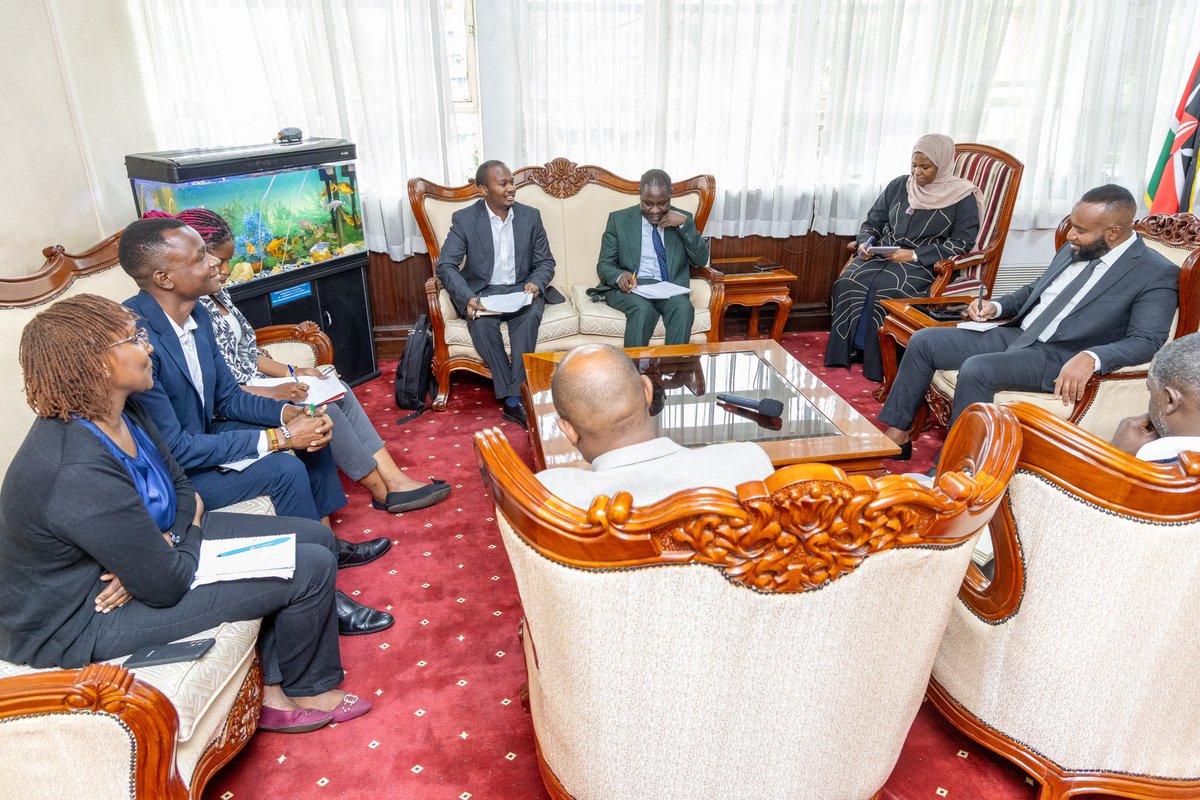HassanAliJoho's tweet image. I had the pleasure of hosting the leadership of the Mining Engineers Society of Kenya (@mining_MESK) led by their Chairman, Eng. @komu87, who paid a courtesy visit to my office.
Our discussions zeroed in on critical priorities including eliminating mining accidents, eradicating…
