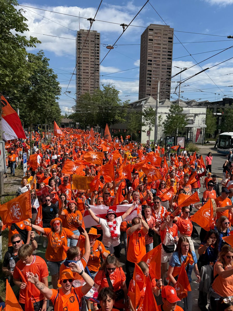 De Oranjebus tweet media