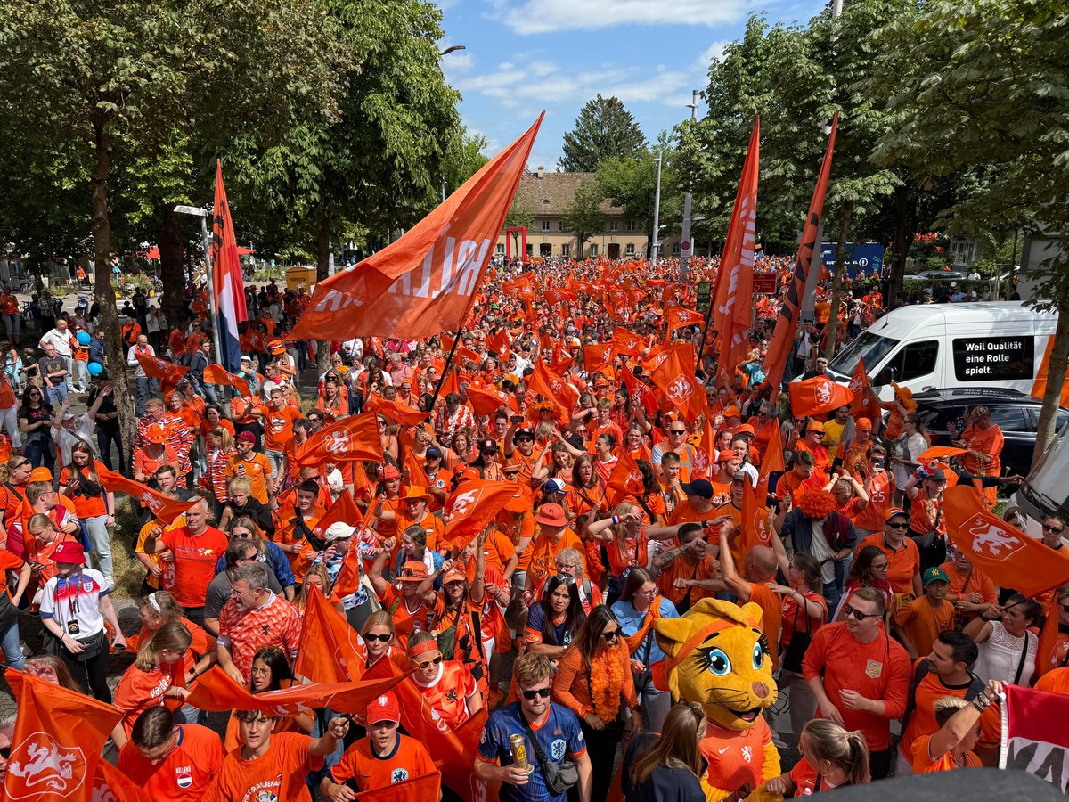 De Oranjebus tweet media