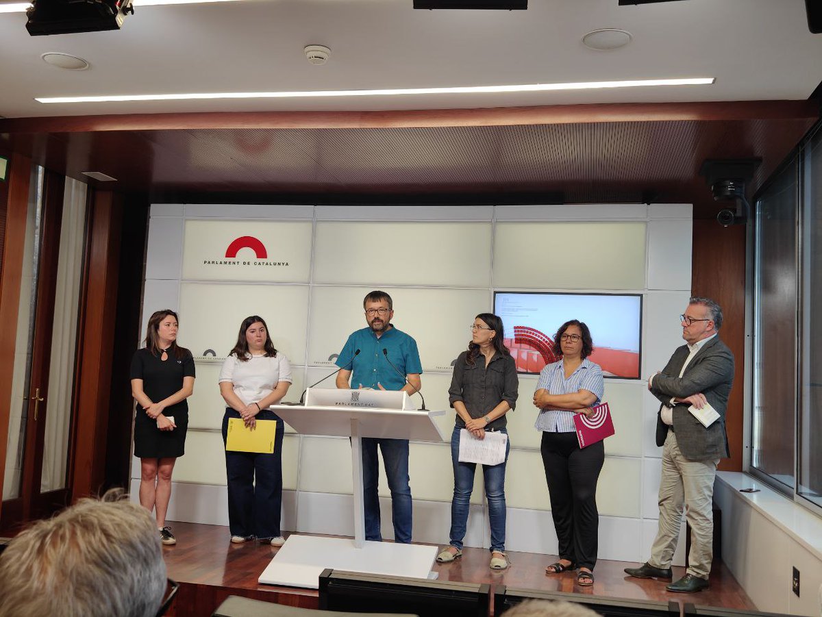 Habicoop_FCHC's tweet photo. 🟢Avui, al @parlamentcat, la Sectorial d’Habitatge Cooperatiu de @XES_cat i Habicoop hem fet un pas important per protegir i fer créixer l'#habitatgecooperatiu en cessió d'ús!   

🤝Amb el suport de @socialistes_cat, 
@JuntsXCat, @Esquerra_ERC, @SomComuns i @cupnacional https://t.co/cmICF7VwJy