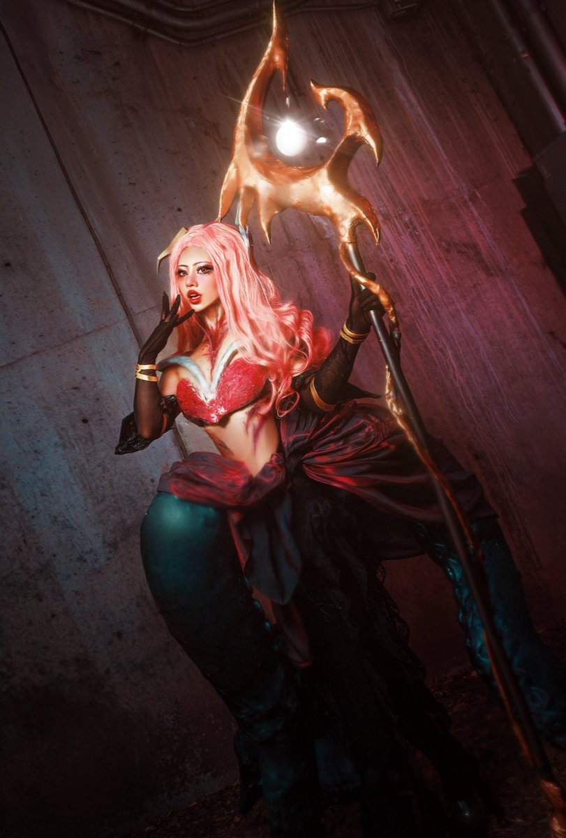 need a support? 
📸: <a href="/SaffelsPhotos/">Saffels Photography</a> #covennami