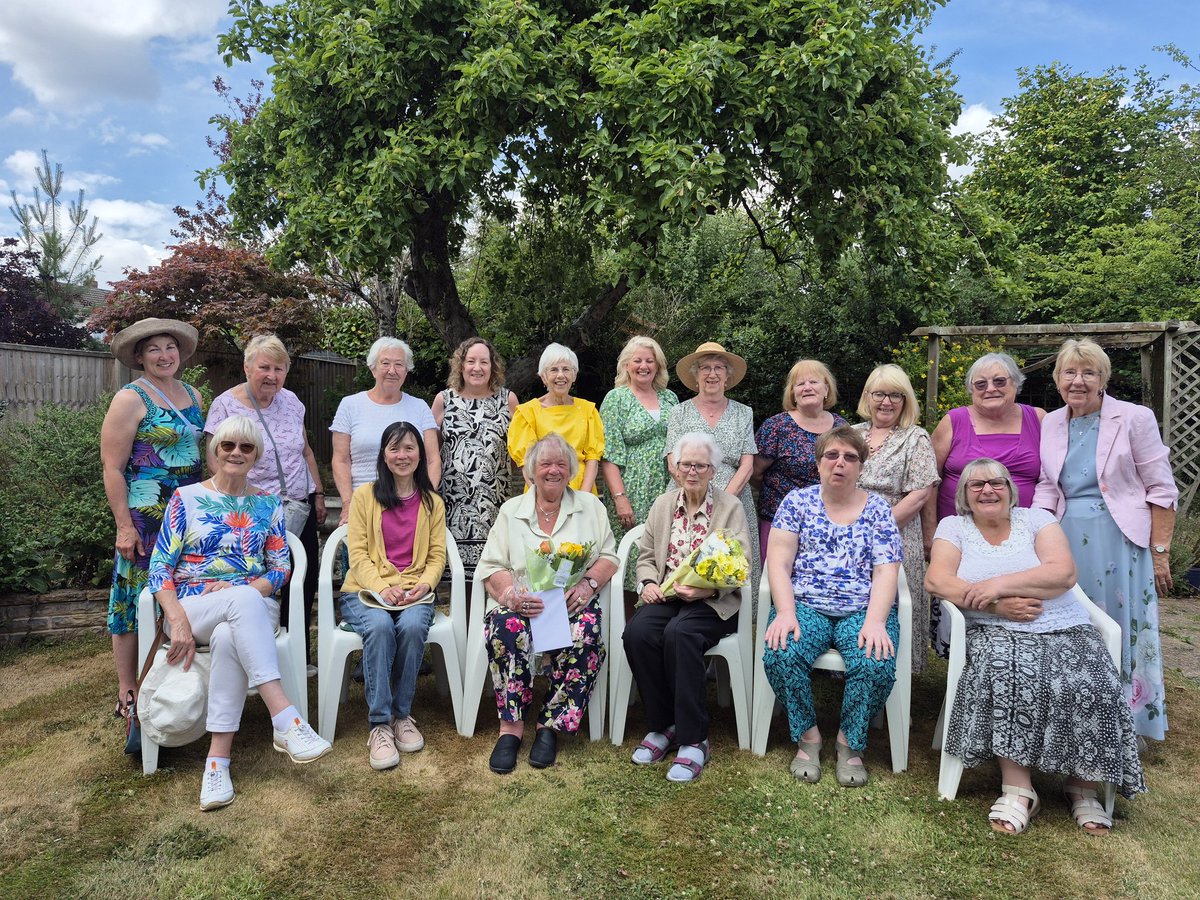 CllrDTaylor's tweet image. What a lovely afternoon in this beautiful weather. First to @bradgate_park_trust for a photo op and media (exciting announcement coming) and then back to Anstey to join the lovely ladies from WI at their Annual Garden Party. #ILoveCake