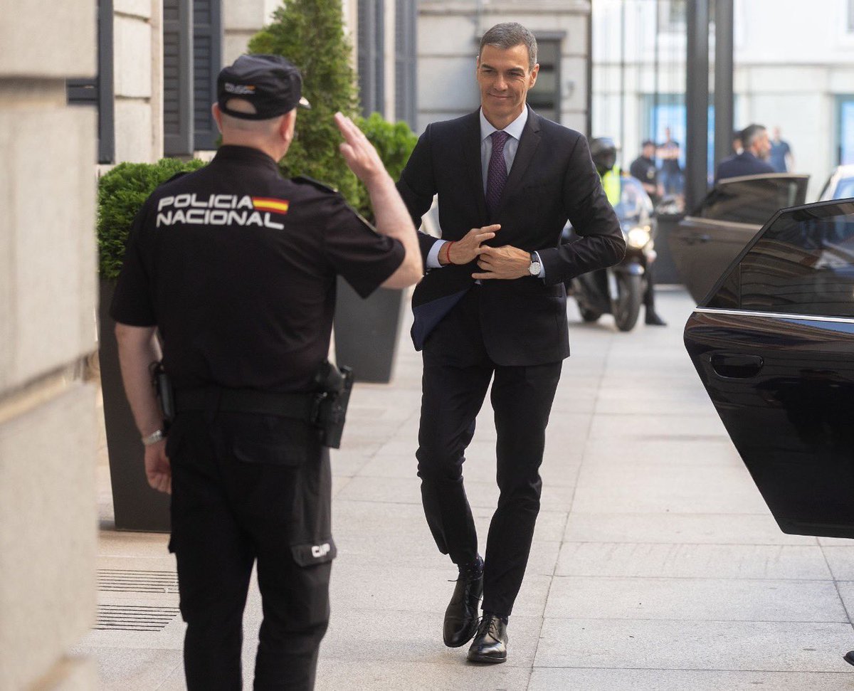 Always with his head held high. 🫡