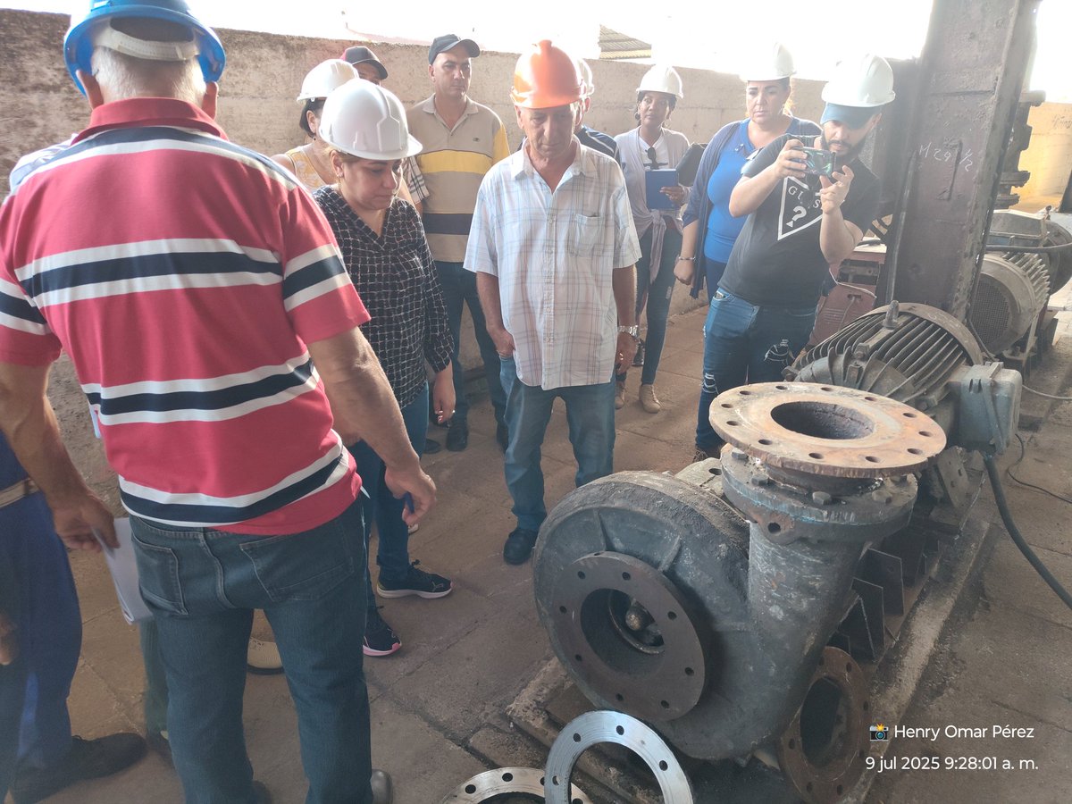 Amanecimos hoy en Corralillo junto a las autoridades  chequeamos los preparativos de la zafra en la Empresa Agroindustrial Azucarera Quintín Banderas. Este ingenio tiene la importante responsabilidad de iniciar la molienda en nuestra provincia. 
#UnidosXCuba