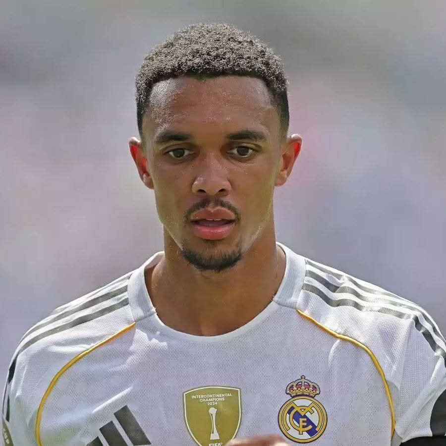 iamEmma_Bakassi's tweet image. I hear Say this guy get injury 🤕🤕🤕
Which player Real go take play PSG?