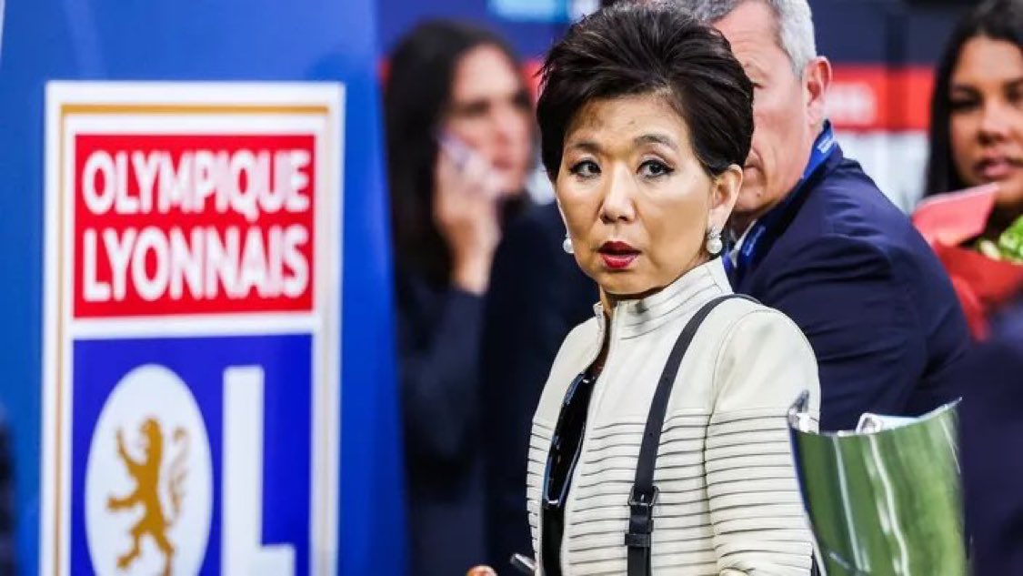 منقذة نادي ليون الفرنسي 

ليون لم يهبط رسميا❤️💙