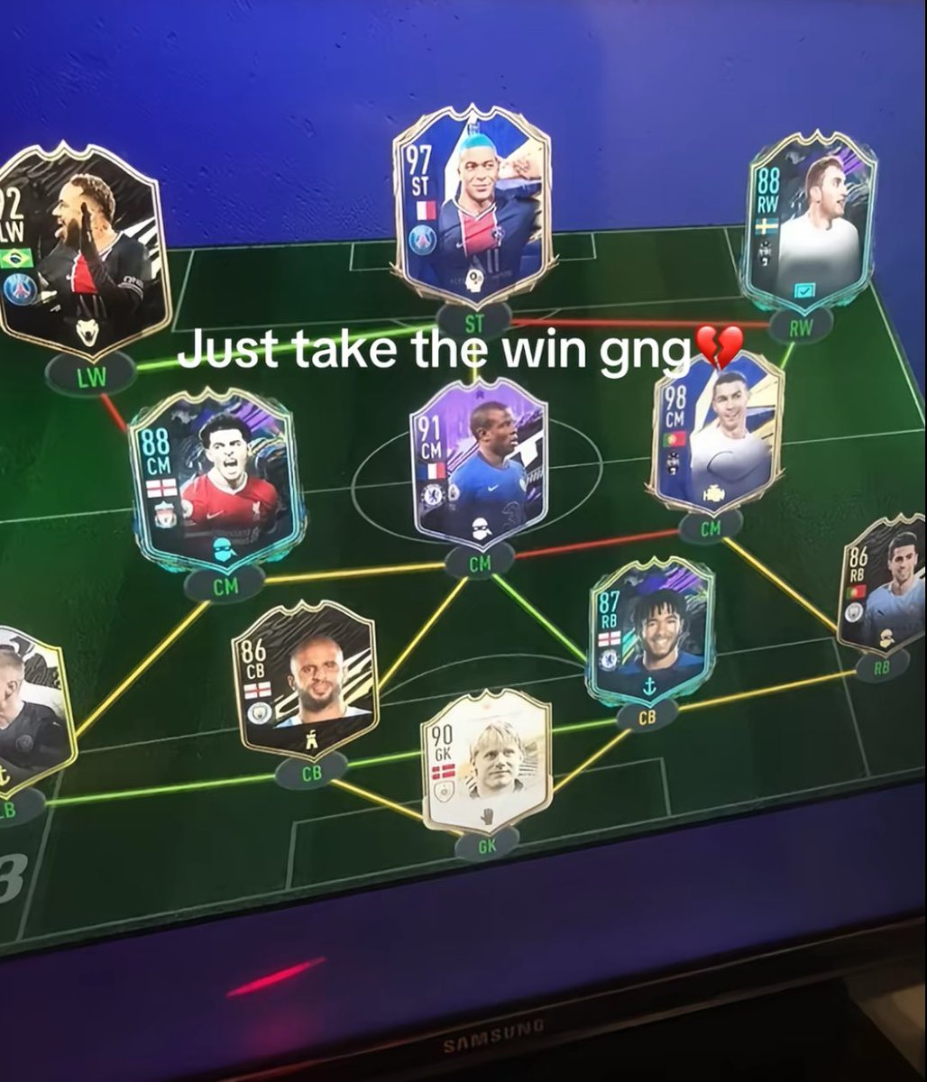 OOCFutbin_'s tweet image. Entré a Fut Champions y el rival tenía este equipo, ya perdí no?