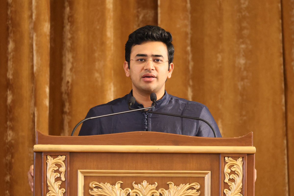SSSUHE_KLBG's tweet photo. A powerful close to two days of Inspiration, Introspection & Intention!
The valedictory session of 2nd All India Vice- Chancellors Conference was a celebration of vision, values, and a vow to transform education.
#SSSUHE #AIVCC #Vicechancelorconference2025
#Valedictoryfunction https://t.co/jYy93oIL4R
