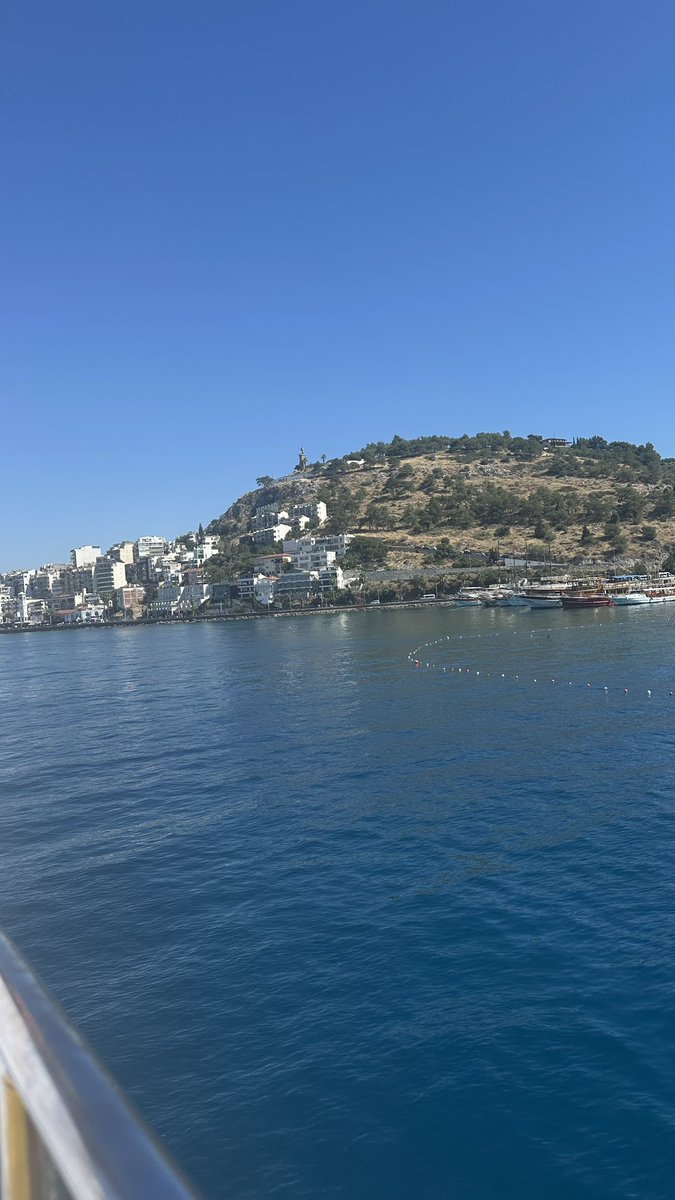 Hayatınızın en güzel yazını  hatırlıyormusunuz? Herkes bi düsündü şimdi degil mi? Bi tatil, dostlarla doyumsuz sohbetler, eşinle tanışma,ya da geçmiş gitmiş bir aşk,ya da daha karamsar hatıralar....
Kimbilir neler geçti bu satırları okuyanların kafasından.