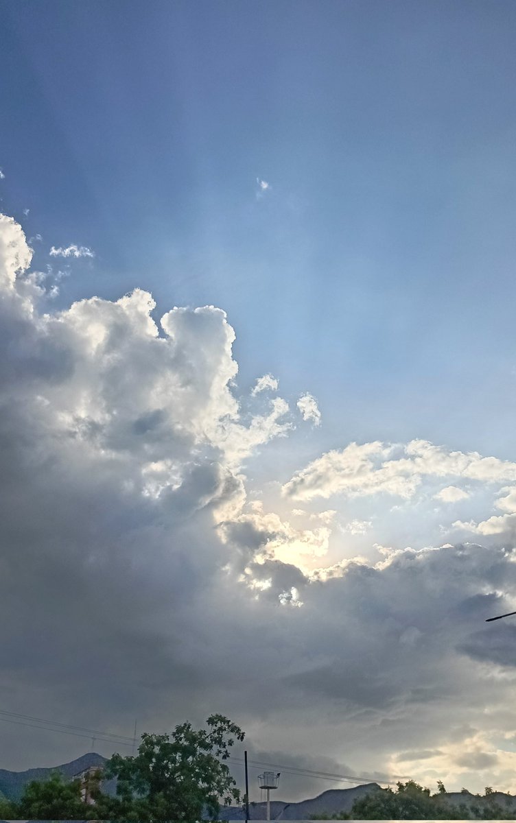 adfiro's tweet photo. Atardecer 08-07-25 San Diego Carabobo https://t.co/NnXzUSqd31