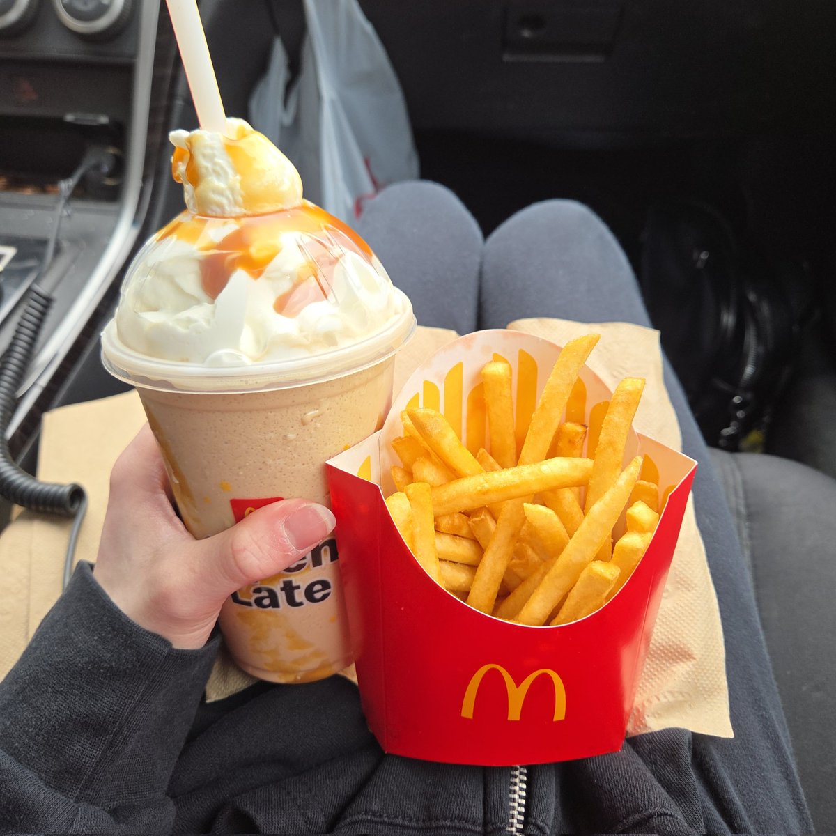 evie･☆ *.☽ tweet media