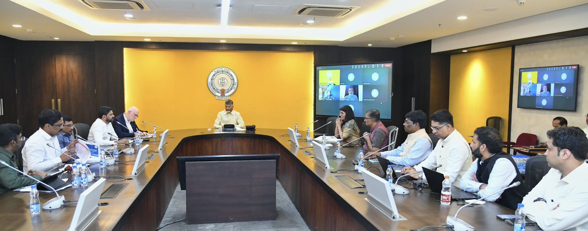 గేట్స్ ఫౌండేషన్ తో కలిసి రాష్ట్ర ప్రభుత్వం చేపడుతున్న కార్యక్రమాలపై గౌరవ ముఖ్యమంత్రి శ్రీ నారా చంద్రబాబు నాయుడు నేడు సమీక్ష నిర్వహించారు. (1/3)