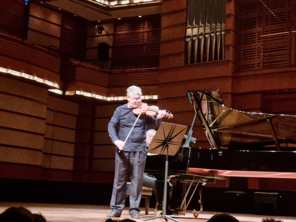 NinetaBarbules1's tweet photo. #proudtoberomanian: full house last night at @Petronas Filarmonica: @IonutMazareanu 🇷🇴violonist performing violin sonata in A Major by 🇫🇷César Auguste Franck, chamber concert with pianist Ng Chong Lim. We were thrilled to listen together with classic music lovers @ROinMalaysia https://t.co/HfueBX9ocn