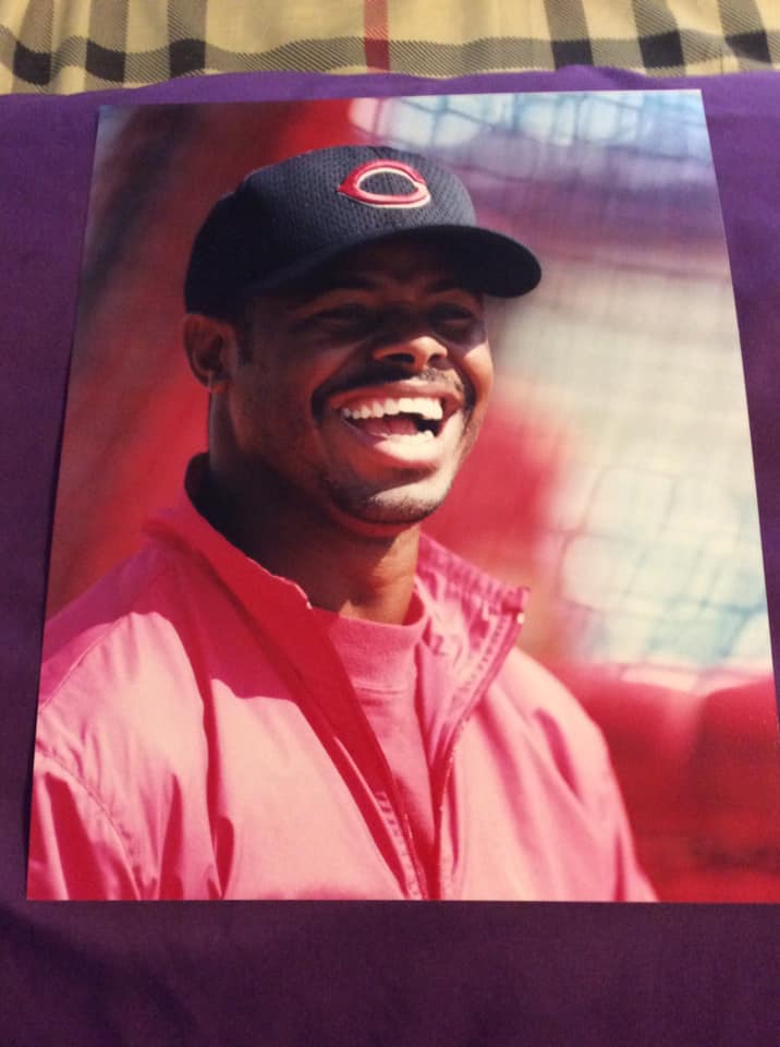 alanbarcoff's tweet image. I just picked up this beautiful 8x10 type 1 original photo of Ken Griffey Jr, can anyone tell me what year this photo was taken? Thanks so much for any help! @CostaRicanSurf @RetroCardSnaps @thekid24cards @TheFrizz87 @CardPurchaser