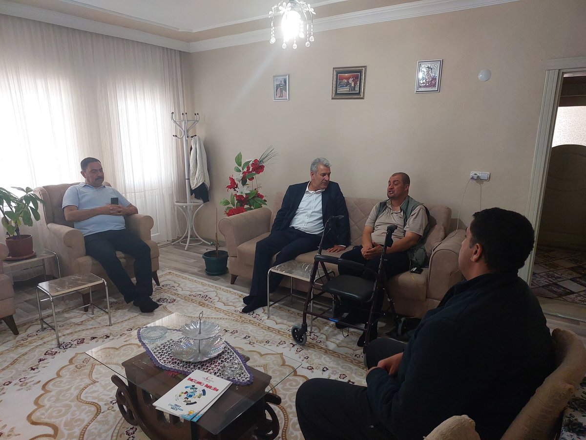AK PARTİ TUŞBA İLÇE BAŞKANLIĞI (@vanaktusba) on Twitter photo 📍Altıntepe Mahallesi
Başkanımız Ümit Kanan ve Yönetim kurulu üyelerimiz,
Akyürek ailesi ile bir araya geldiler, misafirperverliğinden dolayı Serkan Akyürek ve Ailesine teşekkür ederiz.
<a href="/umitkanan72/">Ümit KANAN</a> <a href="/ArvasAbdulahat/">Abdulahat Arvas</a> <a href="/Burhan_Kayaturk/">Burhan Kayatürk</a> <a href="/K_Turkmenoglu_V/">KAYHAN TÜRKMENOĞLU</a> <a href="/merdogan02/">Mehmet ERDOĞAN</a> <a href="/MustafaAlkayis/">Av. Mustafa Alkayış</a> 📍Altıntepe Mahallesi
Başkanımız Ümit Kanan ve Yönetim kurulu üyelerimiz,
Akyürek ailesi ile bir araya geldiler, misafirperverliğinden dolayı Serkan Akyürek ve Ailesine teşekkür ederiz.
<a href="/umitkanan72/">Ümit KANAN</a> <a href="/ArvasAbdulahat/">Abdulahat Arvas</a> <a href="/Burhan_Kayaturk/">Burhan Kayatürk</a> <a href="/K_Turkmenoglu_V/">KAYHAN TÜRKMENOĞLU</a> <a href="/merdogan02/">Mehmet ERDOĞAN</a> <a href="/MustafaAlkayis/">Av. Mustafa Alkayış</a>