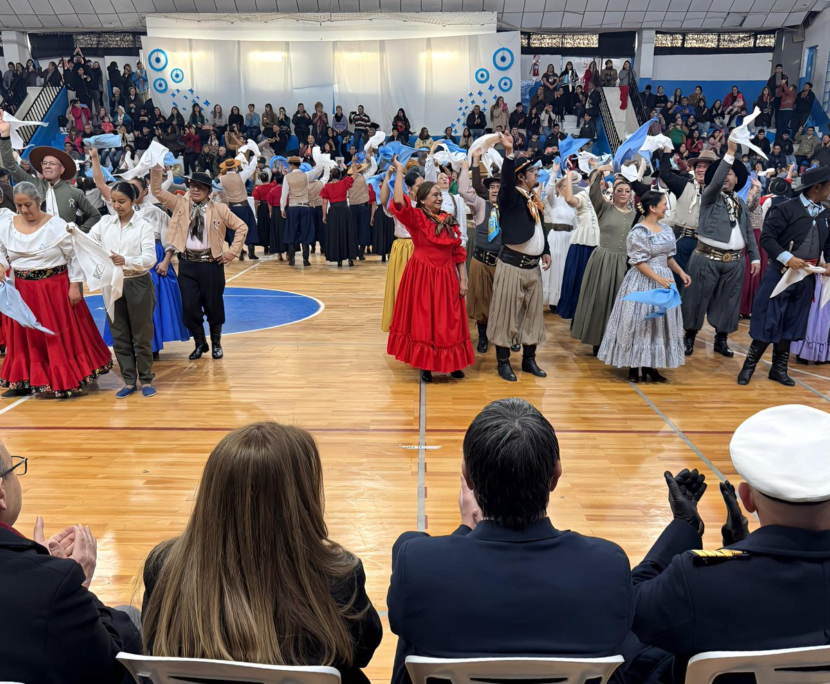 209º ANIVERSARIO DE LA DECLARACIÓN DE LA INDEPENDENCIA 🇦🇷

Participé con orgullo de un nuevo aniversario por el día de la Independencia, con un emocionante Pericón Comunitario del que formaron parte más de 200 bailarines.

Baile, Canto y Música. Una verdadera conexión de la