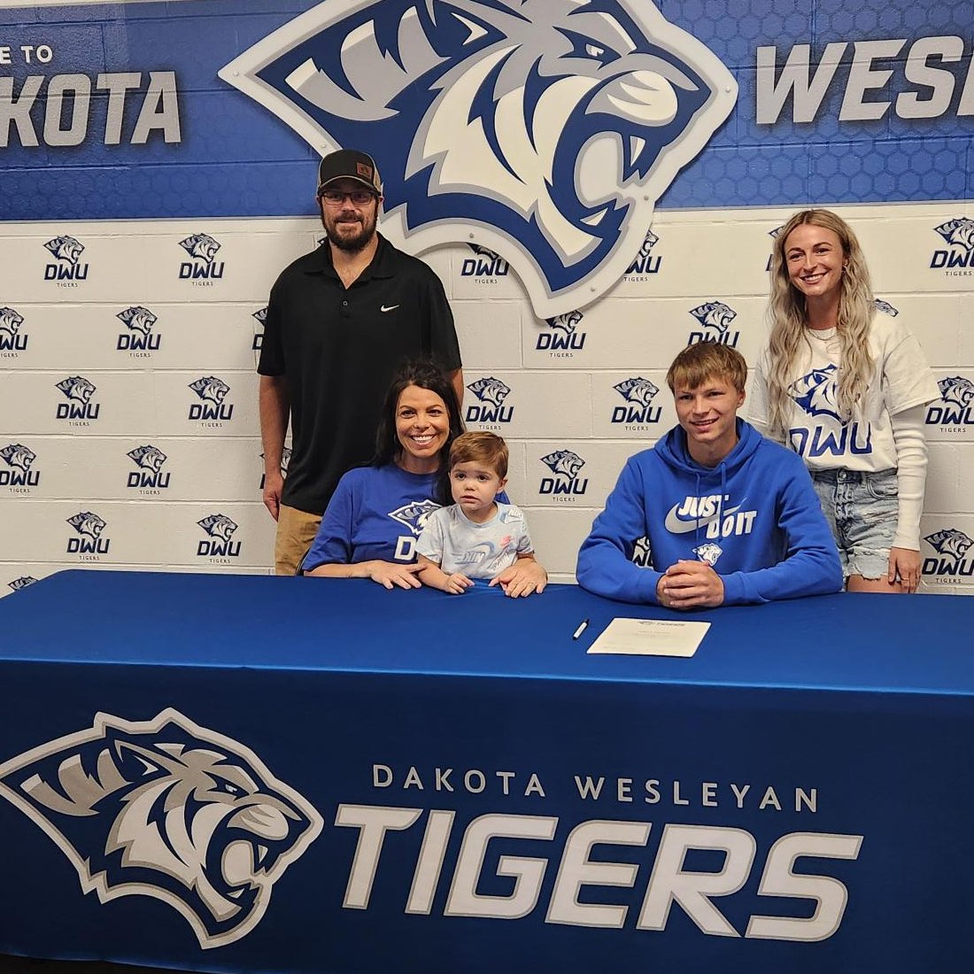 DWU XC/TF tweet media