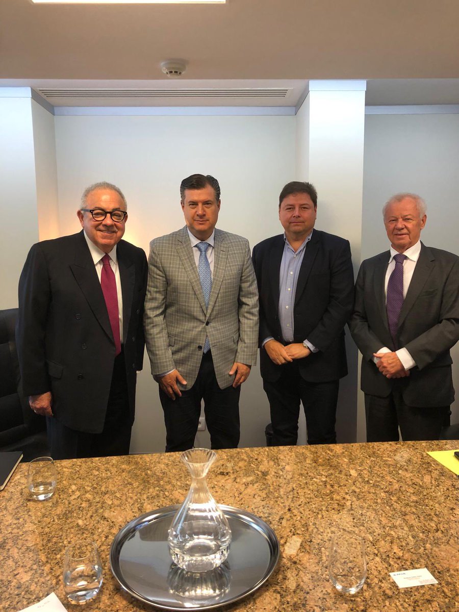 #MexChamEU met with <a href="/AmiaMexico/">AMIA</a> Chairman <a href="/RogelioGzaGza/">Rogelio Garza Garza</a> and Mexico’s Ambassador to the EU, <a href="/RGrangui/">Rogelio Granguillhome Morfín</a>, to strengthen EU-Mexico cooperation in the automotive sector. 🚗🤝 A timely dialogue in times of global uncertainty. #MexicoEU #Trade #Automotive