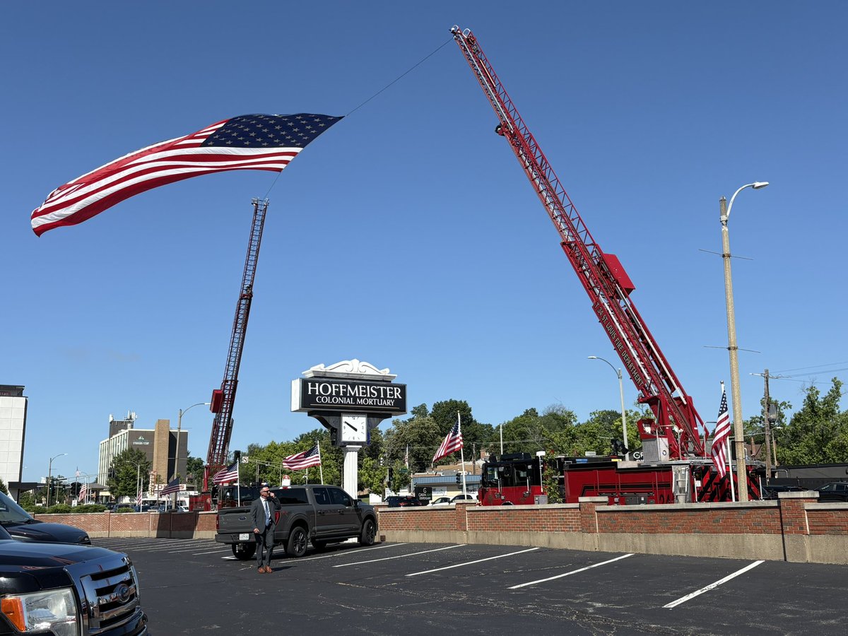 The funeral for St Louis firefighter Lee Kraus included both tears &amp; laughter. Speakers paid tribute to his 30+years of service &amp; spoke about how he traveled the world with his daughter. Kraus died July 1st after suffering a medical emergency on duty. <a href="/KMOV/">KMOV</a>