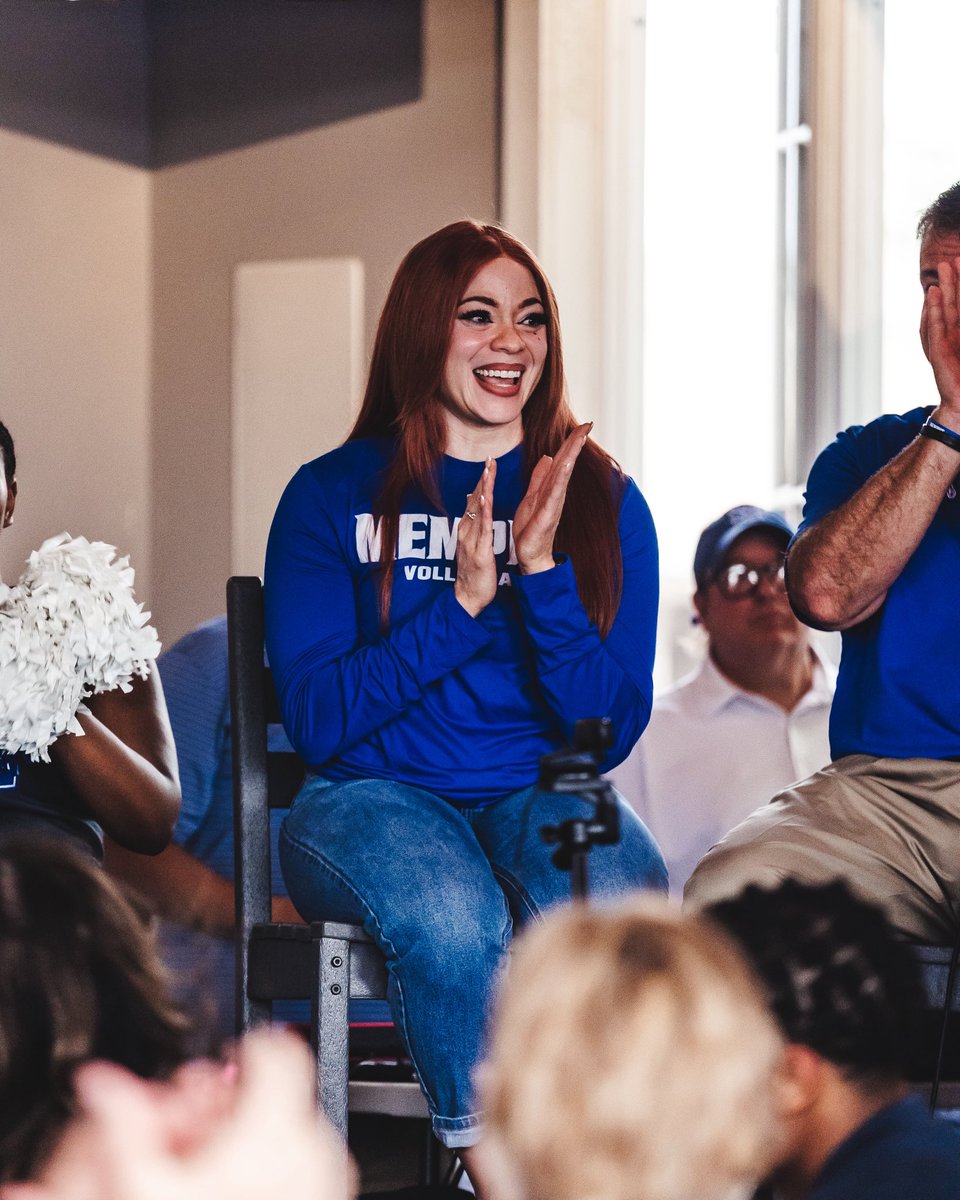 MemphisVBall's tweet image. All smiles in front of the hometown crowd at ๐๐๐๐๐ง๐จ ๐ค๐ฃ ๐๐ค๐ช๐ง ๐